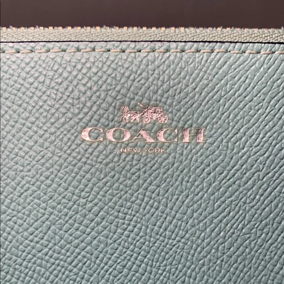 BUNDLE - EUC - Coach Corner Zip Wristlet in Light Blue/Green - Picture 4 of 14